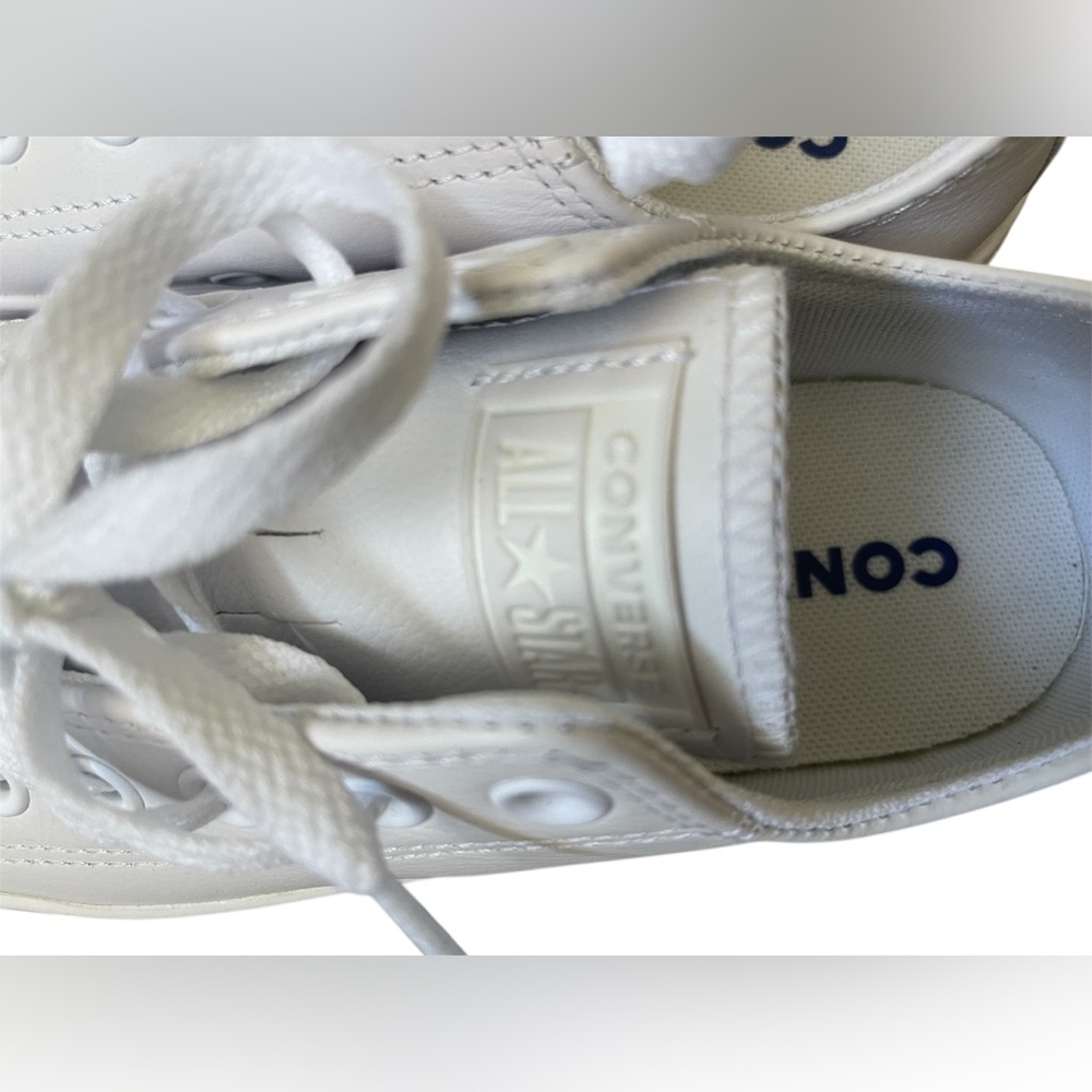 Chuck Taylor All Star Leather- White- 6.5 - Picture 12 of 14